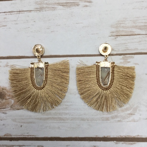 SALE Acrylic Stone fringe gold earrings - Picture 3 of 7